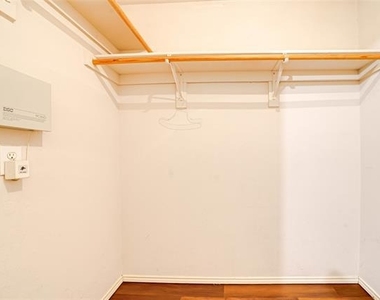 3946 Brandon Park Drive - Photo Thumbnail 14
