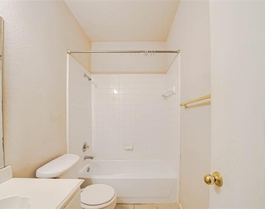 3946 Brandon Park Drive - Photo Thumbnail 18