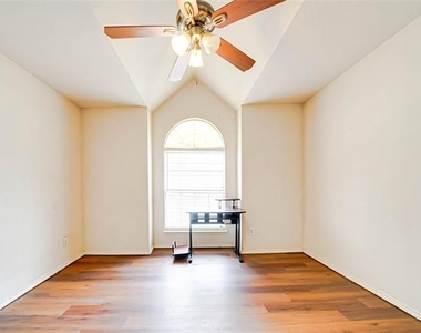 3946 Brandon Park Drive - Photo Thumbnail 10