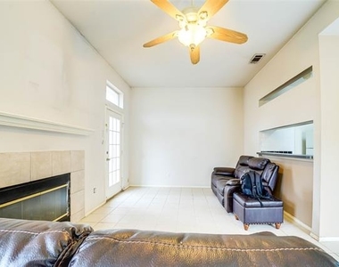3946 Brandon Park Drive - Photo Thumbnail 5