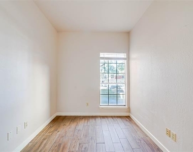3550 Country Square Drive - Photo Thumbnail 23