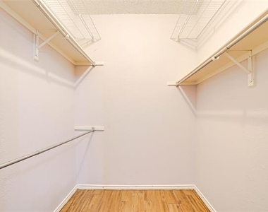 3550 Country Square Drive - Photo Thumbnail 27