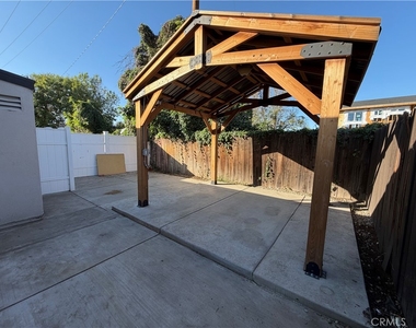455 Pear Street - Photo Thumbnail 6