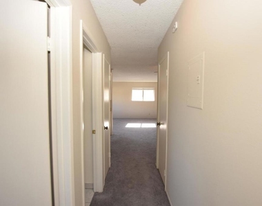 2670 Victoria Avenue - Photo Thumbnail 7