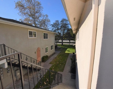 2670 Victoria Avenue - Photo Thumbnail 12