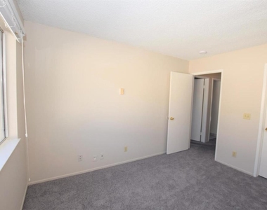 2670 Victoria Avenue - Photo Thumbnail 8