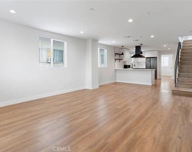 6419 1/2 Lexington Avenue - Photo Thumbnail 11