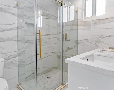 6419 1/2 Lexington Avenue - Photo Thumbnail 2