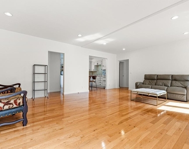 3323 Reta Street - Photo Thumbnail 7