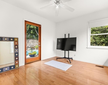 3323 Reta Street - Photo Thumbnail 14