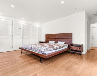3323 Reta Street - Photo Thumbnail 17