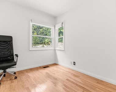 3323 Reta Street - Photo Thumbnail 12