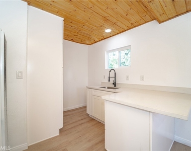 872 Hill - Photo Thumbnail 22