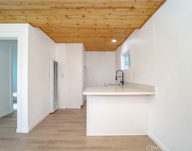 872 Hill - Photo Thumbnail 16