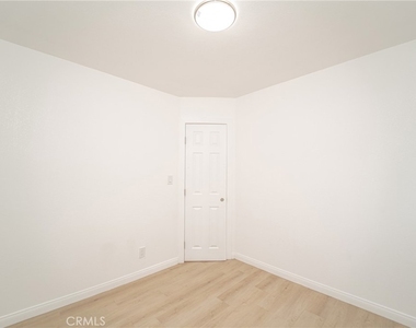 872 Hill - Photo Thumbnail 23