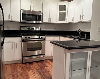 800 W 1st Street - Photo Thumbnail 18