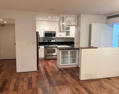 800 W 1st Street - Photo Thumbnail 3