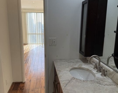 800 W 1st Street - Photo Thumbnail 5