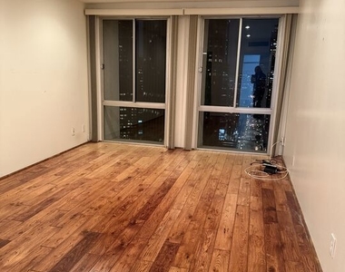 800 W 1st Street - Photo Thumbnail 20
