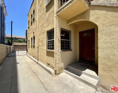 1807 S Redondo Boulevard - Photo Thumbnail 19
