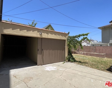 1807 S Redondo Boulevard - Photo Thumbnail 20