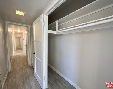 1807 S Redondo Boulevard - Photo Thumbnail 6