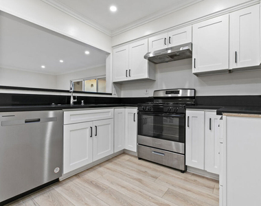 330 E Dryden Street - Photo Thumbnail 7