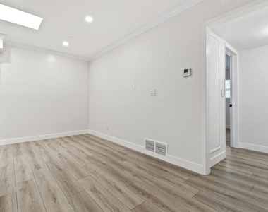 330 E Dryden Street - Photo Thumbnail 5