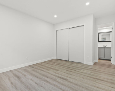 330 E Dryden Street - Photo Thumbnail 15
