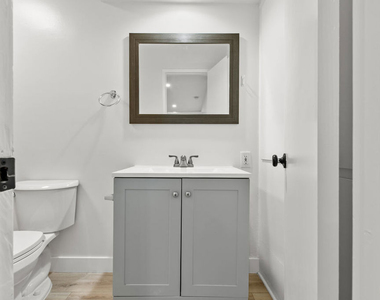 330 E Dryden Street - Photo Thumbnail 16