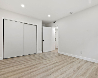 330 E Dryden Street - Photo Thumbnail 14