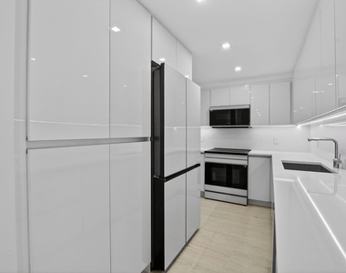 7835 Lakeside Boulevard - Photo Thumbnail 7