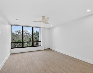 7835 Lakeside Boulevard - Photo Thumbnail 8