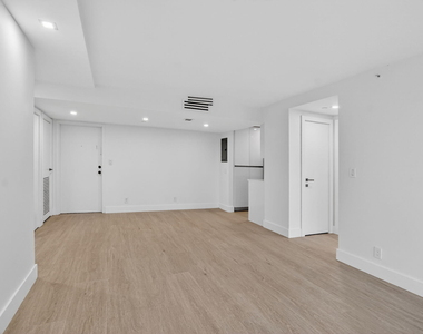 7835 Lakeside Boulevard - Photo Thumbnail 4