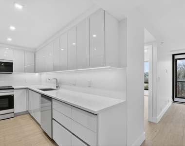 7835 Lakeside Boulevard - Photo Thumbnail 5
