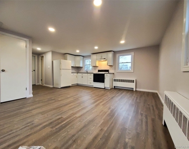 273 South 16th St - Photo Thumbnail 2