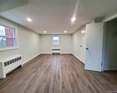 273 South 16th St - Photo Thumbnail 6