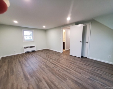 273 South 16th St - Photo Thumbnail 8