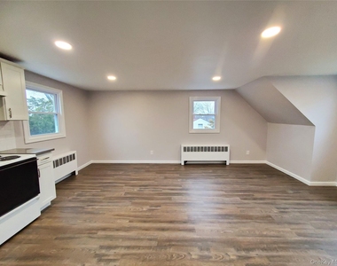 273 South 16th St - Photo Thumbnail 3