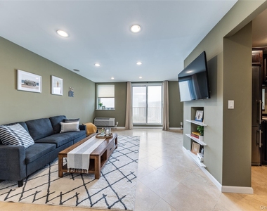 2 Richmond Road - Photo Thumbnail 4