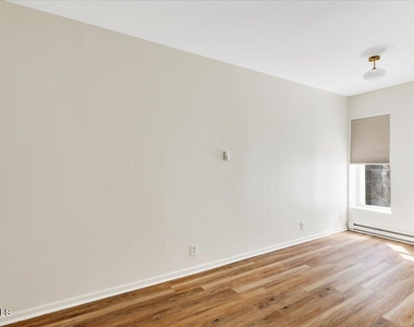 149 Jay Street - Photo Thumbnail 12