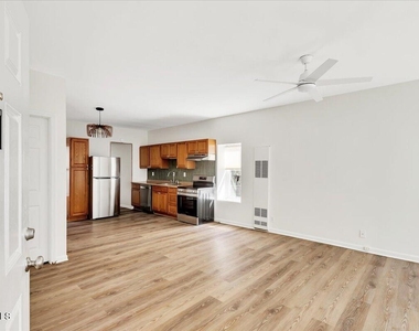 149 Jay Street - Photo Thumbnail 2