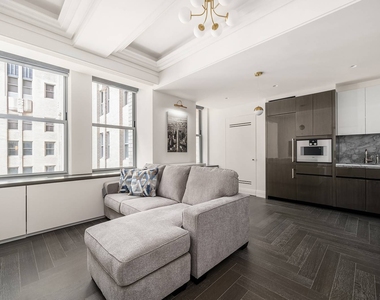 303 Park Avenue - Photo Thumbnail 1