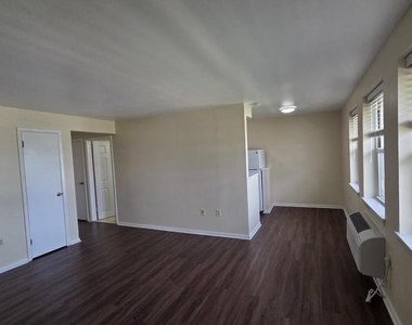 200 Prince Frederick Street - Photo Thumbnail 2