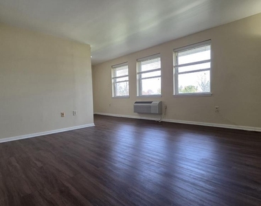 200 Prince Frederick Street - Photo Thumbnail 1