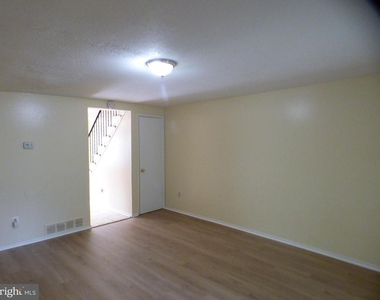 1769 Village Green Drive - Photo Thumbnail 9