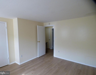 1769 Village Green Drive - Photo Thumbnail 12