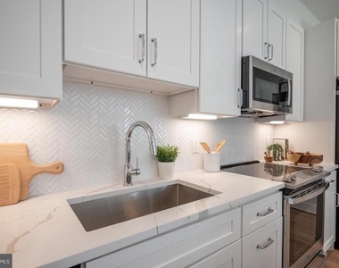 1228 Brentwood Road Ne - Photo Thumbnail 7