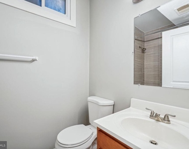 1222 Meigs Place Ne - Photo Thumbnail 10
