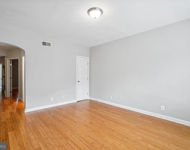 1222 Meigs Place Ne - Photo Thumbnail 3